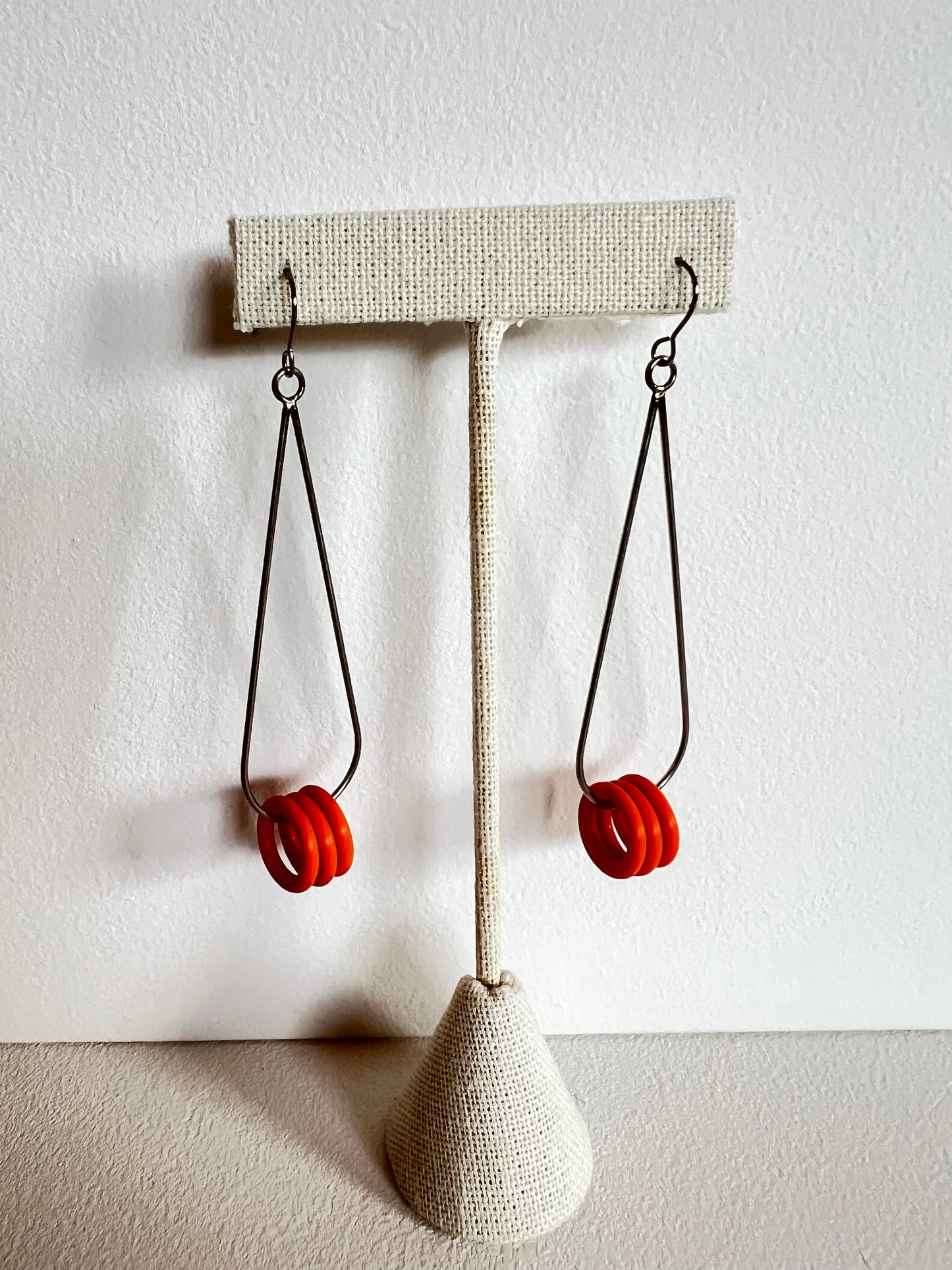 Teardrop Earrings with Orange Rubber Rings, Skrap 28